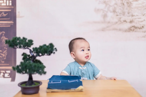 象山宝宝吐黄水是怎么回事